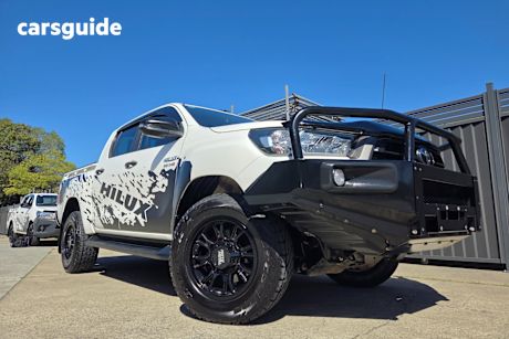 White 2021 Toyota Hilux Double Cab Chassis Sr (4X4)