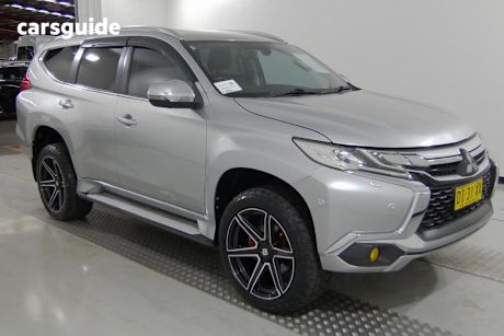 Silver 2016 Mitsubishi Pajero Sport Wagon Exceed (4X4) 7 Seat