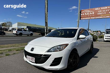 White 2013 Mazda 3 Hatchback Neo