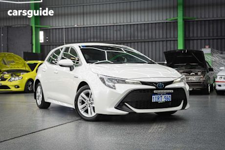 White 2019 Toyota Corolla Hatch ASCENT SPORT HYBRID F