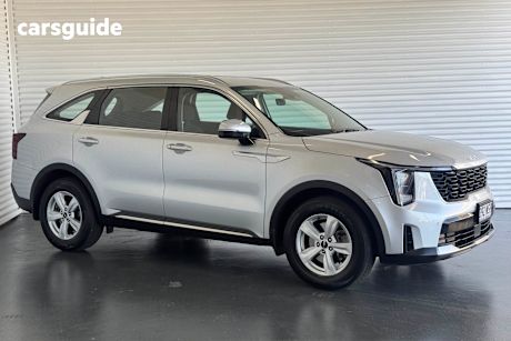 Silver 2023 Kia Sorento SUV S 4X4