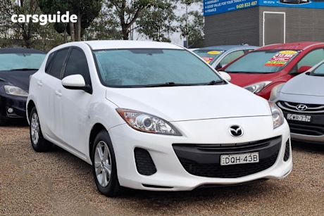White 2013 Mazda 3 Hatchback Neo