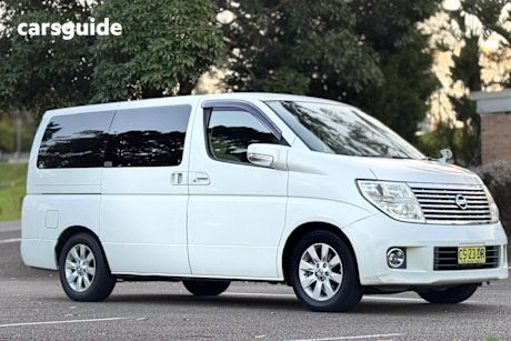 White 2009 Nissan Elgrand Wagon