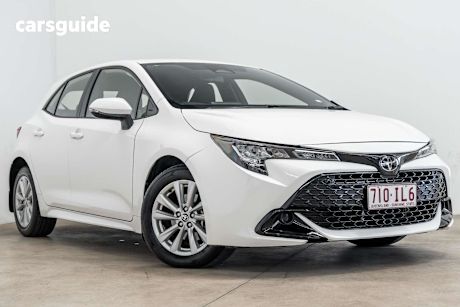 White 2023 Toyota Corolla Hatch ASCENT SPORT F
