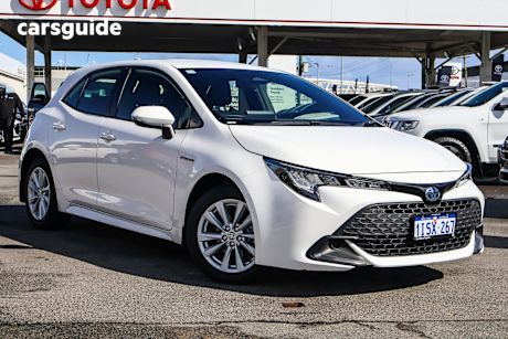 White 2023 Toyota Corolla Hatch ASCENT SPORT HYBRID F