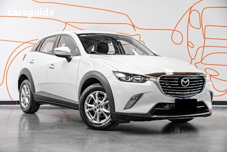Silver 2017 Mazda CX-3 SUV MAXX F