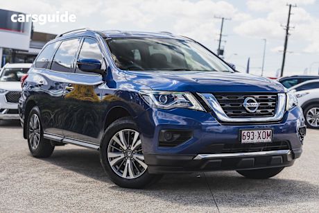 Blue 2017 Nissan Pathfinder SUV ST F
