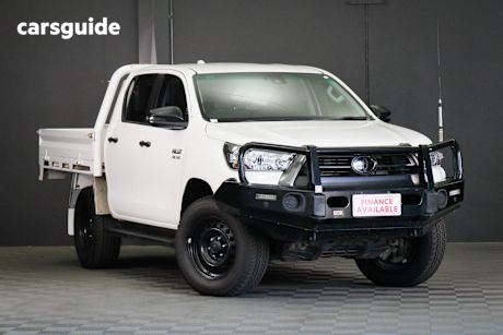 White 2022 Toyota Hilux Double Cab Chassis Sr (4X4)