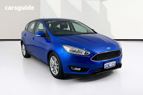 Blue 2015 Ford Focus Hatchback Trend