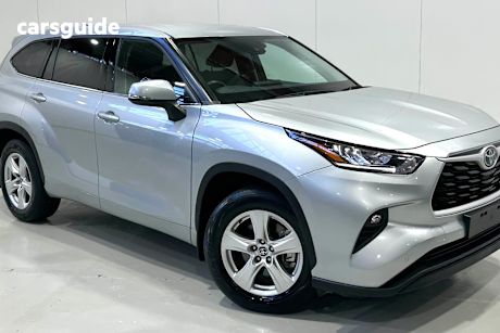 Silver 2023 Toyota Kluger SUV GX F