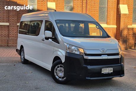 White 2019 Toyota HiAce Bus Commuter (12 Seats)