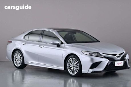 Silver 2017 Toyota Camry Sedan Sl