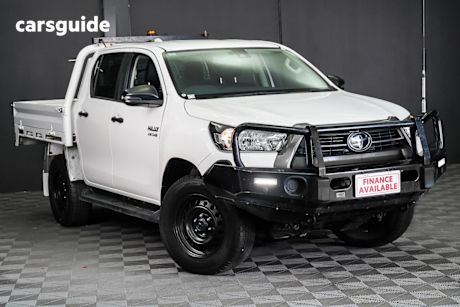 White 2022 Toyota Hilux Double Cab Chassis Sr (4X4)