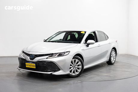 Silver 2019 Toyota Camry Sedan Ascent (Hybrid)