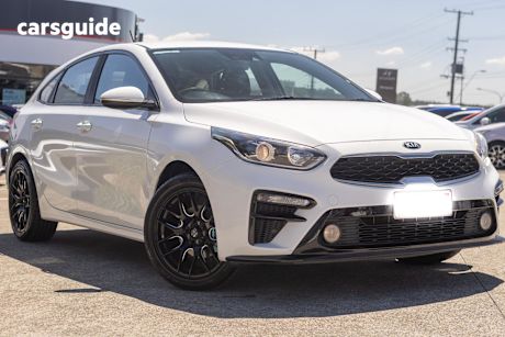 White 2019 Kia Cerato Hatch S F