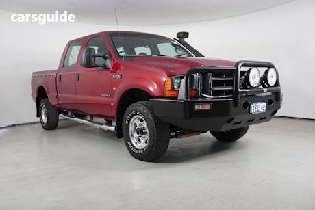 Red 2005 Ford F250 Crew Cab Pickup Xlt (4X4)