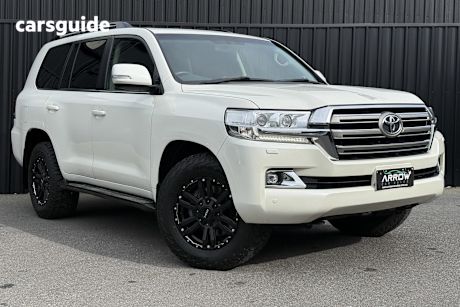 White 2018 Toyota Landcruiser SUV VX 4X4
