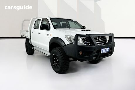White 2015 Toyota Hilux Dual Cab Chassis Sr (4X4)