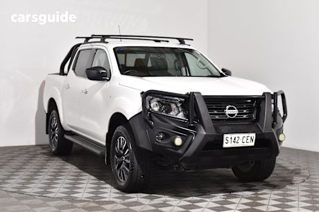 White 2020 Nissan Navara Ute Tray ST 4X4
