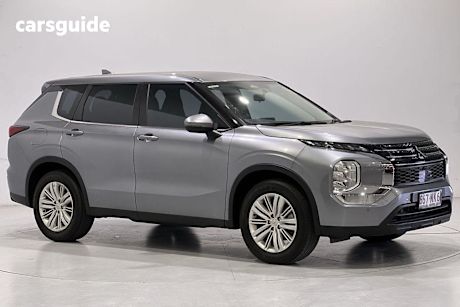 Grey 2023 Mitsubishi Outlander SUV ES F