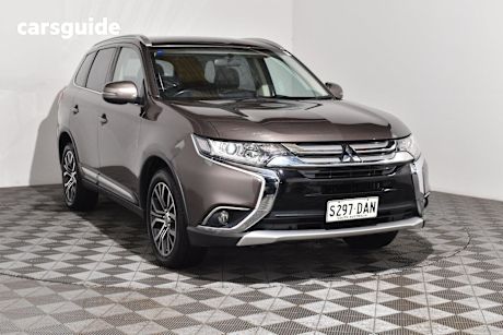 Bronze 2017 Mitsubishi Outlander SUV LS 4X4
