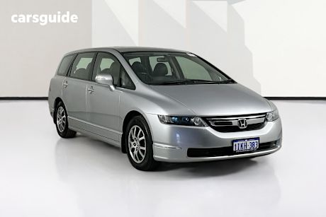 Silver 2008 Honda Odyssey Wagon Luxury