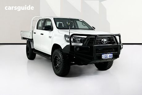 White 2022 Toyota Hilux Double Cab Chassis Sr (4X4)