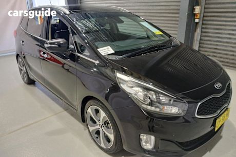 Black 2016 Kia Rondo Wagon Platinum