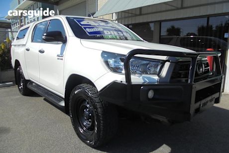 White 2020 Toyota Hilux Ute Tray SR 4X4