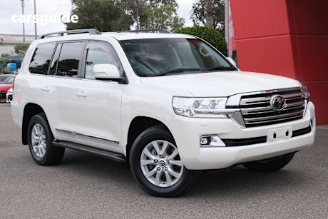 White 2018 Toyota Landcruiser SUV SAHARA 4X4