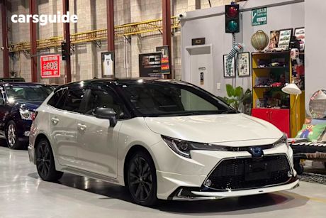 White 2021 Toyota Corolla Wagon Touring Wxb (Hybrid)