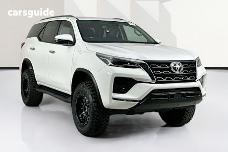 White 2023 Toyota Fortuner Wagon Gxl