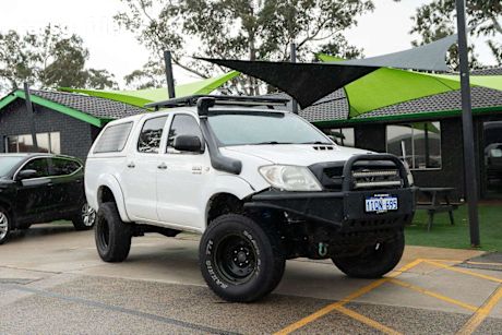 White 2010 Toyota Hilux Dual Cab Pick-up Sr (4X4)