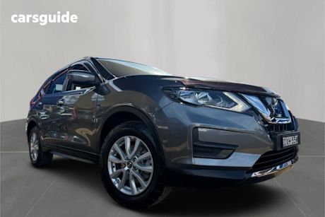 Grey 2018 Nissan X-Trail SUV ST F