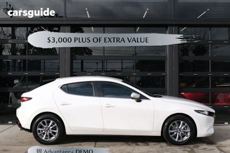 White 2025 Mazda Mazda3 Hatch G20 PURE F
