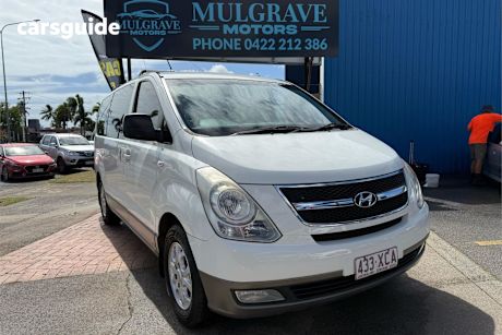 White 2009 Hyundai Imax Wagon