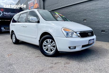White 2012 Kia Grand Carnival SUV SI F