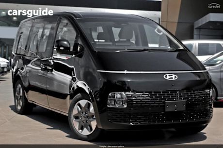 Black 2025 Hyundai Staria Wagon Highlander