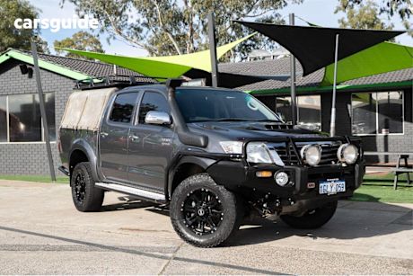 Grey 2014 Toyota Hilux Dual Cab Pick-up Sr5 (4X4)