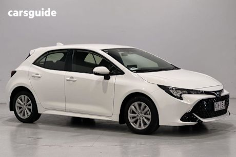 White 2023 Toyota Corolla Hatch ASCENT SPORT F