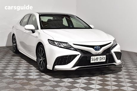 White 2021 Toyota Camry Sedan SL F