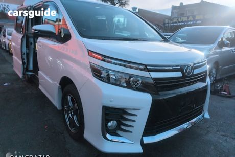 White 2014 Toyota Voxy Wagon
