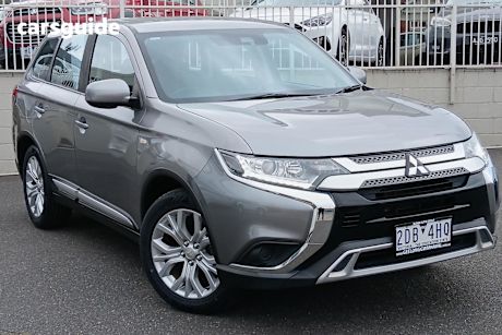 Grey 2020 Mitsubishi Outlander SUV ES F
