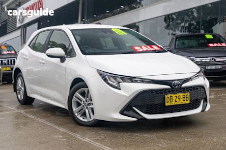 White 2021 Toyota Corolla Hatch ASCENT SPORT F