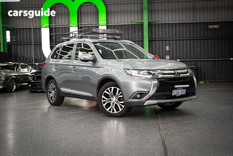 Grey 2016 Mitsubishi Outlander SUV LS 4X4