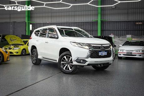 White 2016 Mitsubishi Pajero Sport SUV GLS 4X4