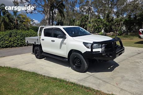 White 2022 Toyota Hilux Double Cab Chassis Sr (4X4)