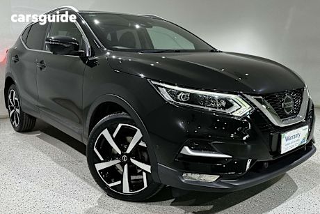 Black 2018 Nissan Qashqai SUV TI F