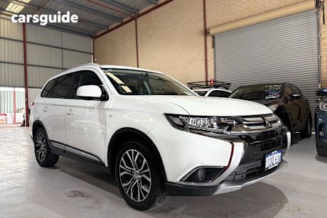White 2017 Mitsubishi Outlander SUV ES 7 SEAT (2WD) ZL MY18.5
