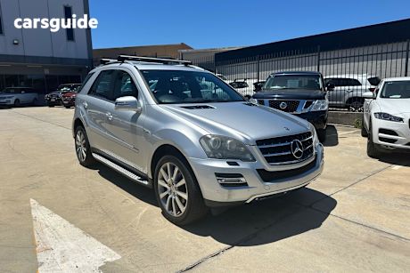 Silver 2011 Mercedes-Benz ML300 Wagon Cdi (4X4)